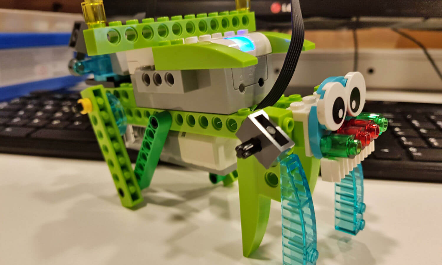 Robot LEGO WeDo cuadrúpedo